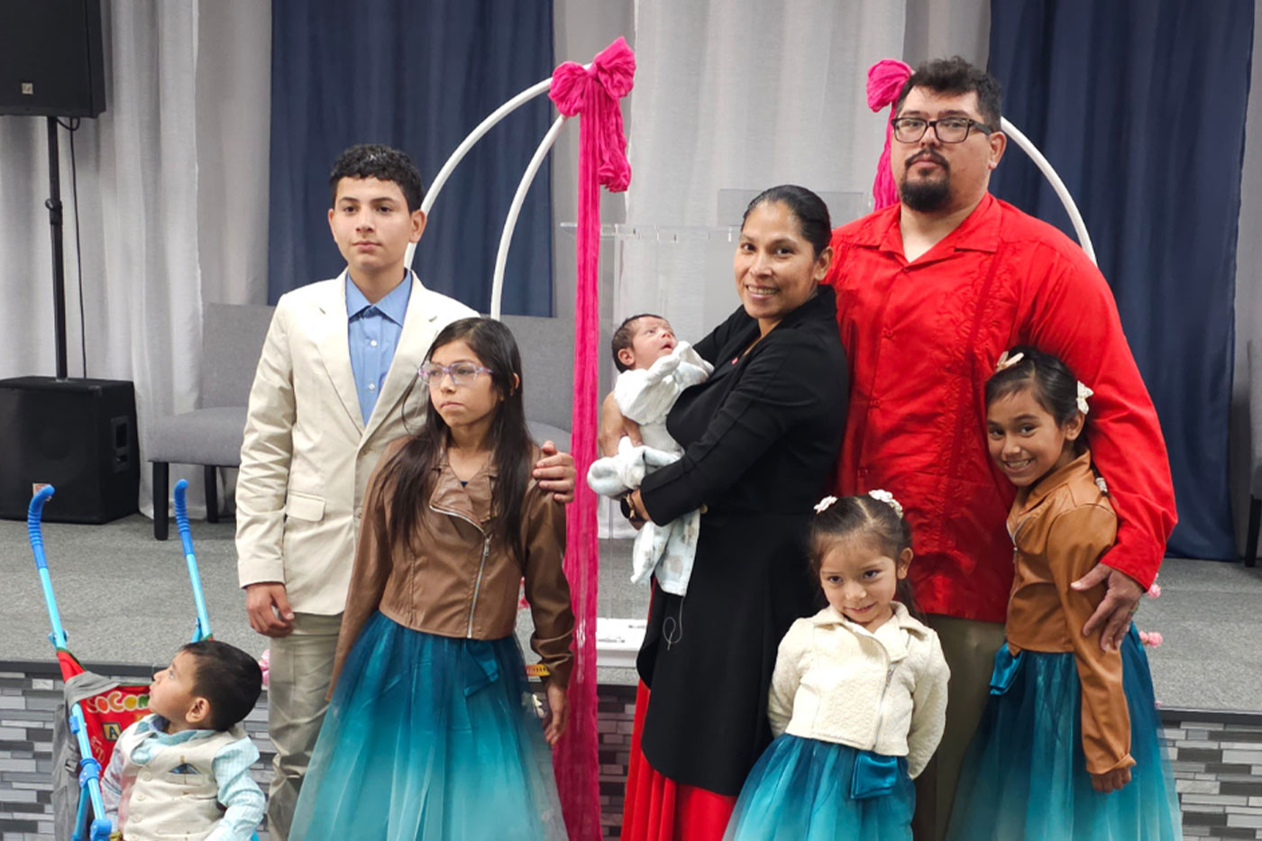 The Perez family with five of Neptalia’s six siblings.