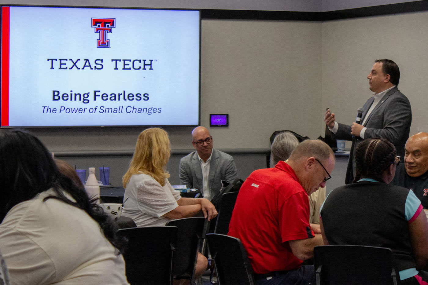 Jason Weber leads the keynote discussion.