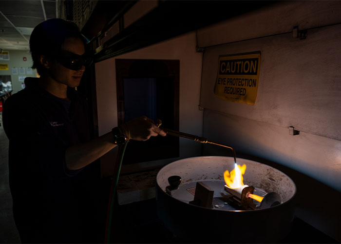 Shaping jewelry via fire