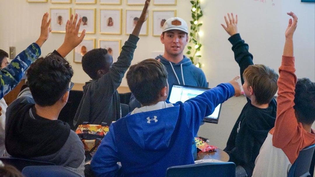 Honors College Broadens Students’ Access to Honors Credits and Community Honors College Broadens Students’ Access to Honors Credits and Community