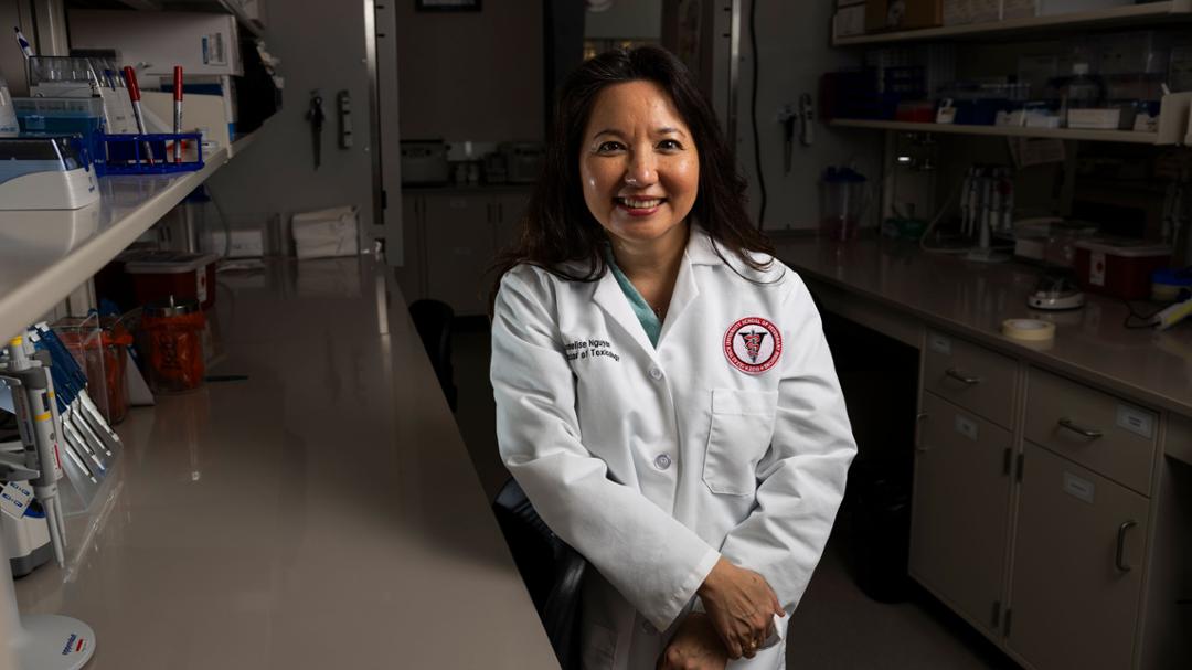 Texas Tech School of Veterinary Medicine Associate Dean Collects Cells for Research