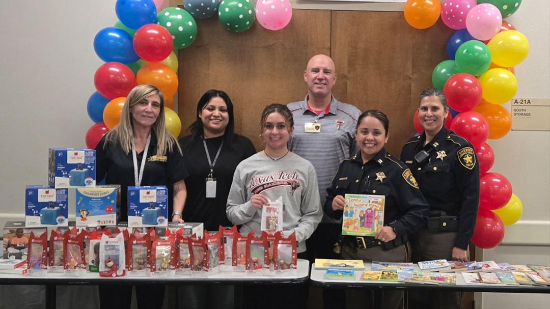 Assistant Professor's Project with Tonies Enables Incarcerated Parents to Read to Kids