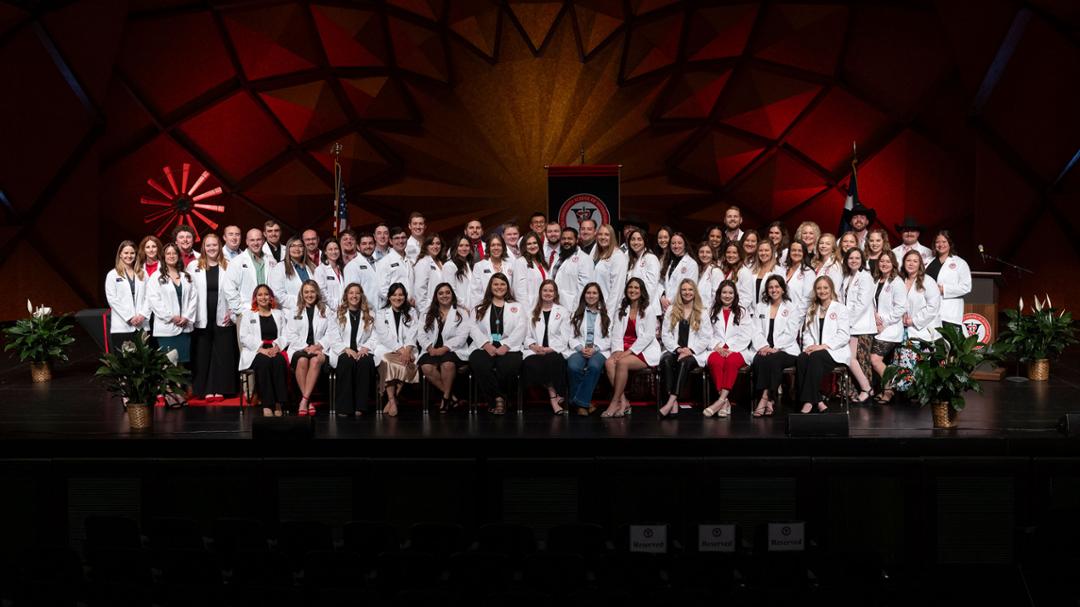 School of Veterinary Medicine Students Celebrate Passage to Clinical Rotations